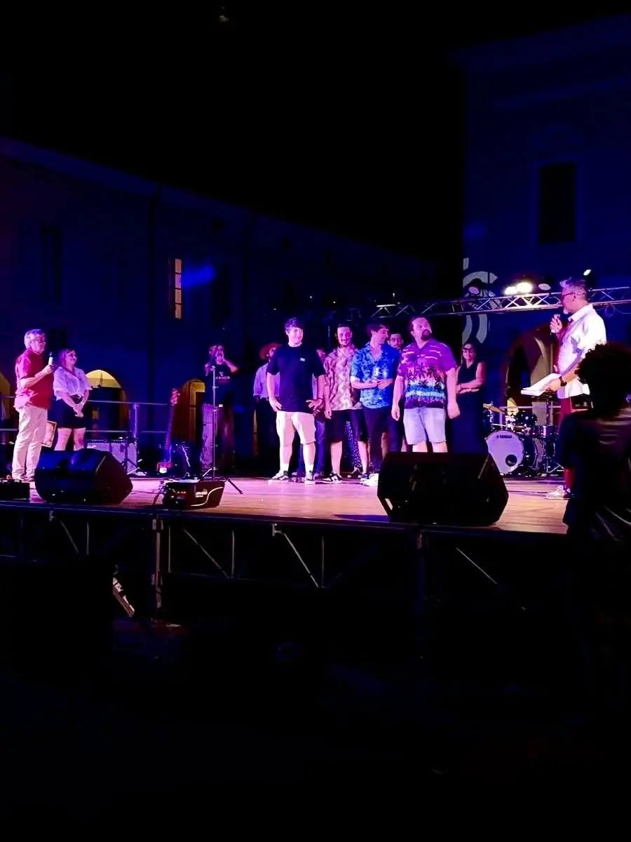 La serata in Piazza Mazzini