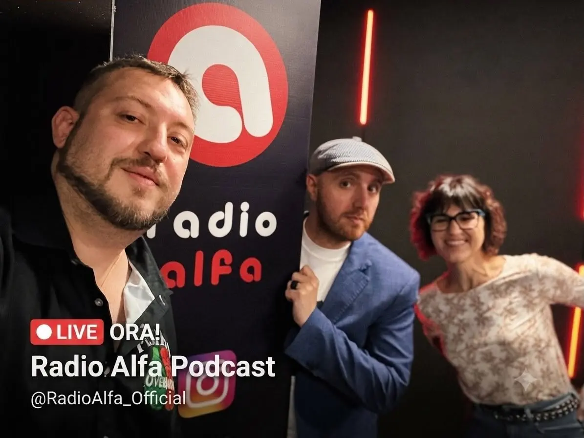 In diretta a Radio Alfa per presentare uno spettacolo