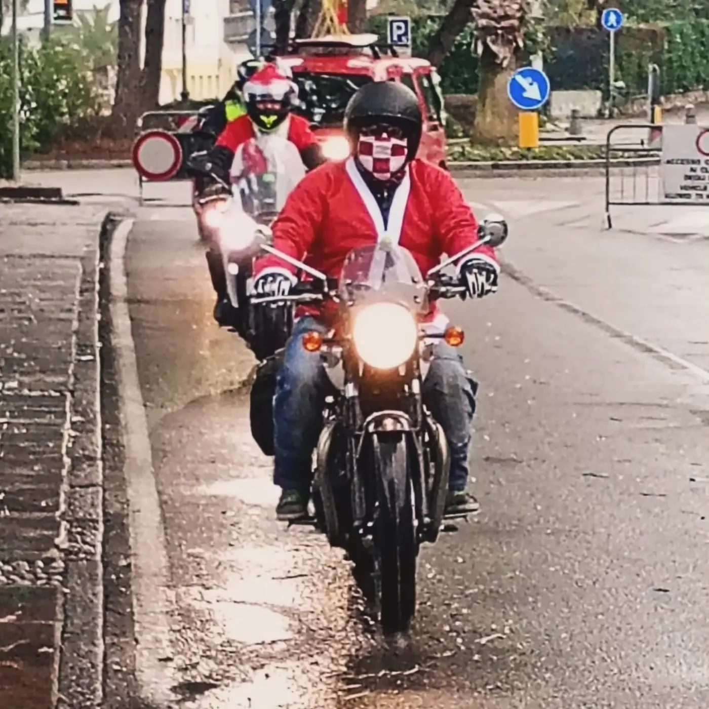Il corteo di moto verso l'ospedale di Desenzano