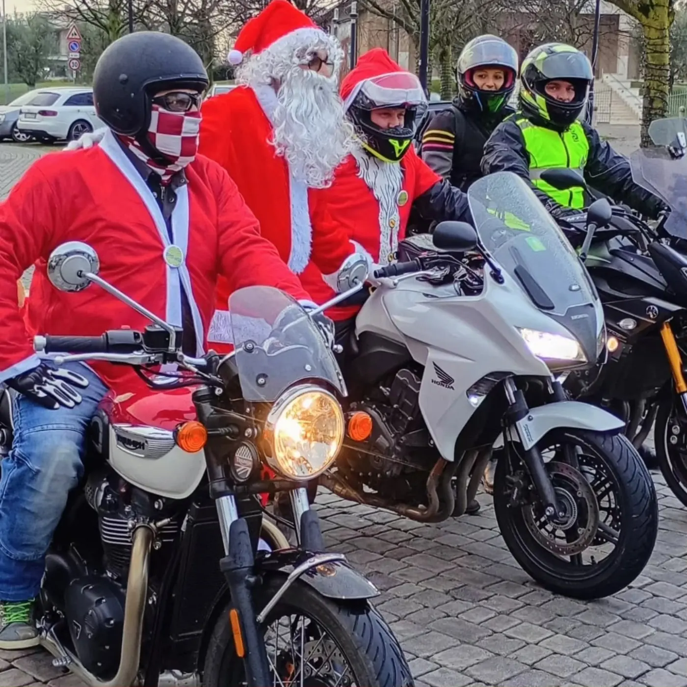 La partenza dei motociclisti